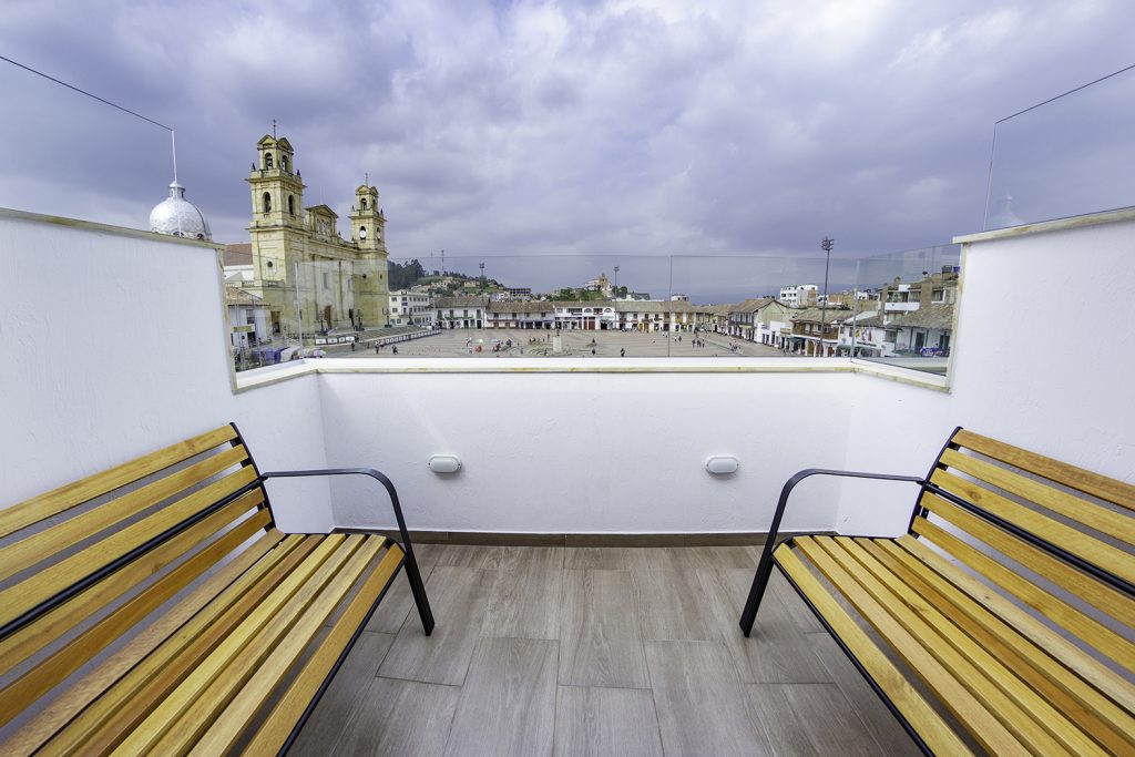 Balcón suite deluxe con vista la Plaza de La Libertad