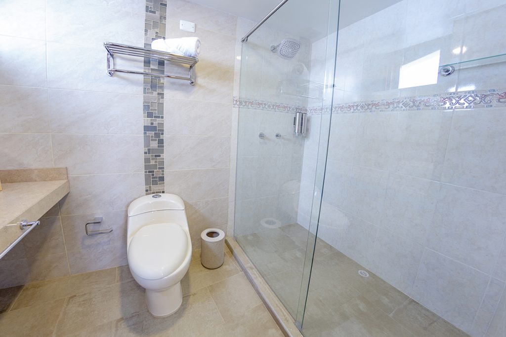 Baño suite deluxe del Hotel Boutique San Chiquinquirá